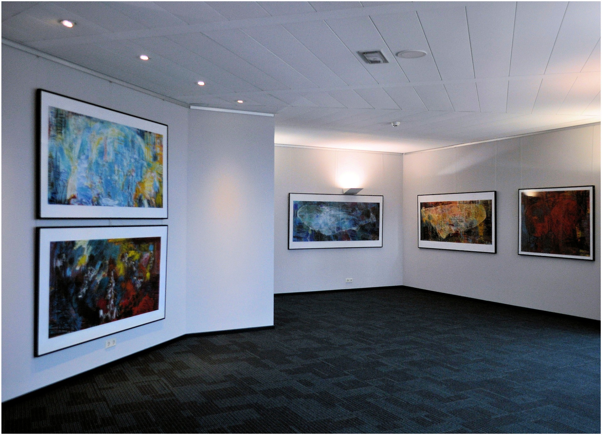 werken van Peter Rosier tentoongesteld in de COVRA galerie te Nieuwdorp